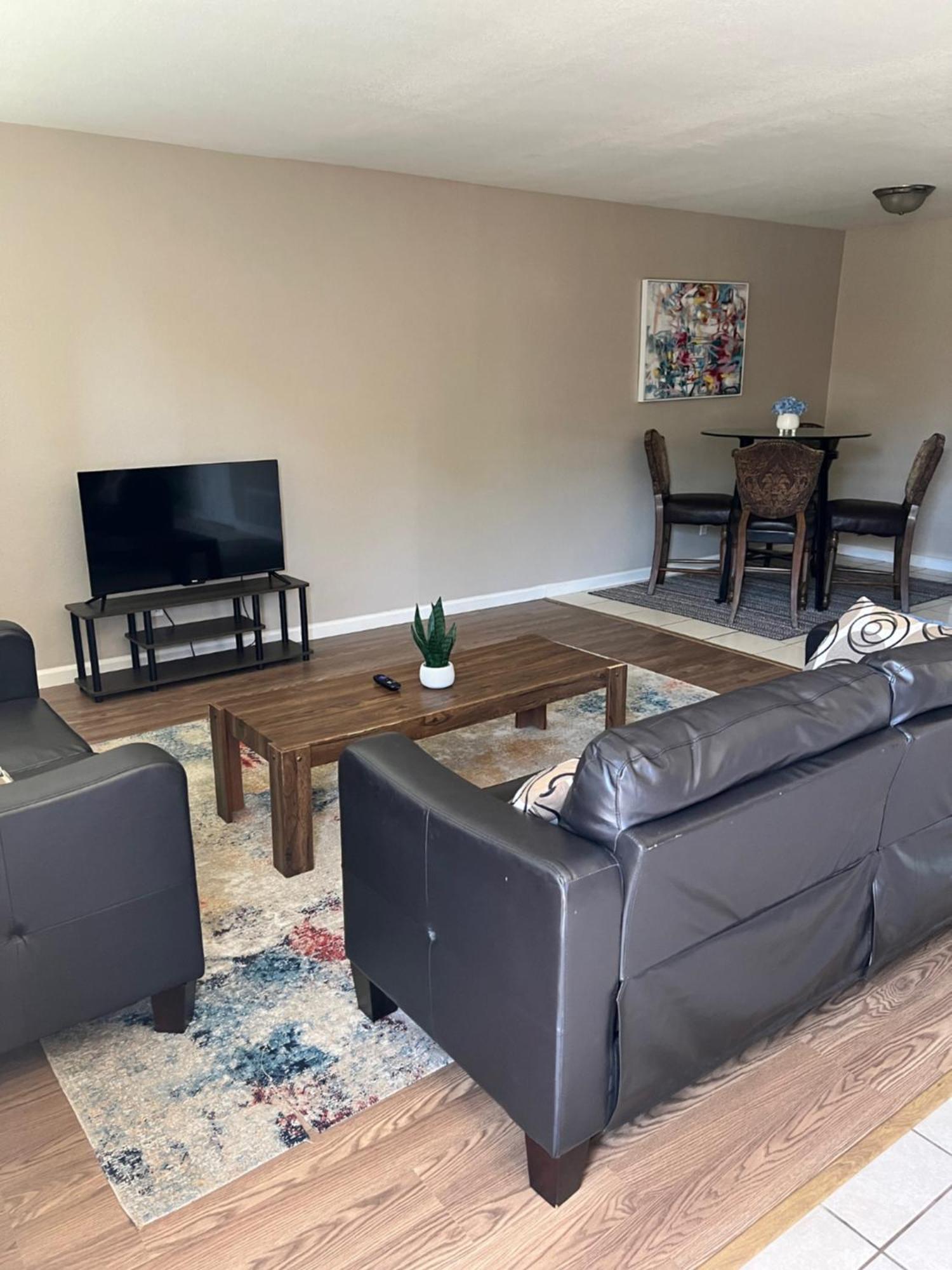 Serene 2Bed 1Bath Condo With Parking Fresno Exteriér fotografie